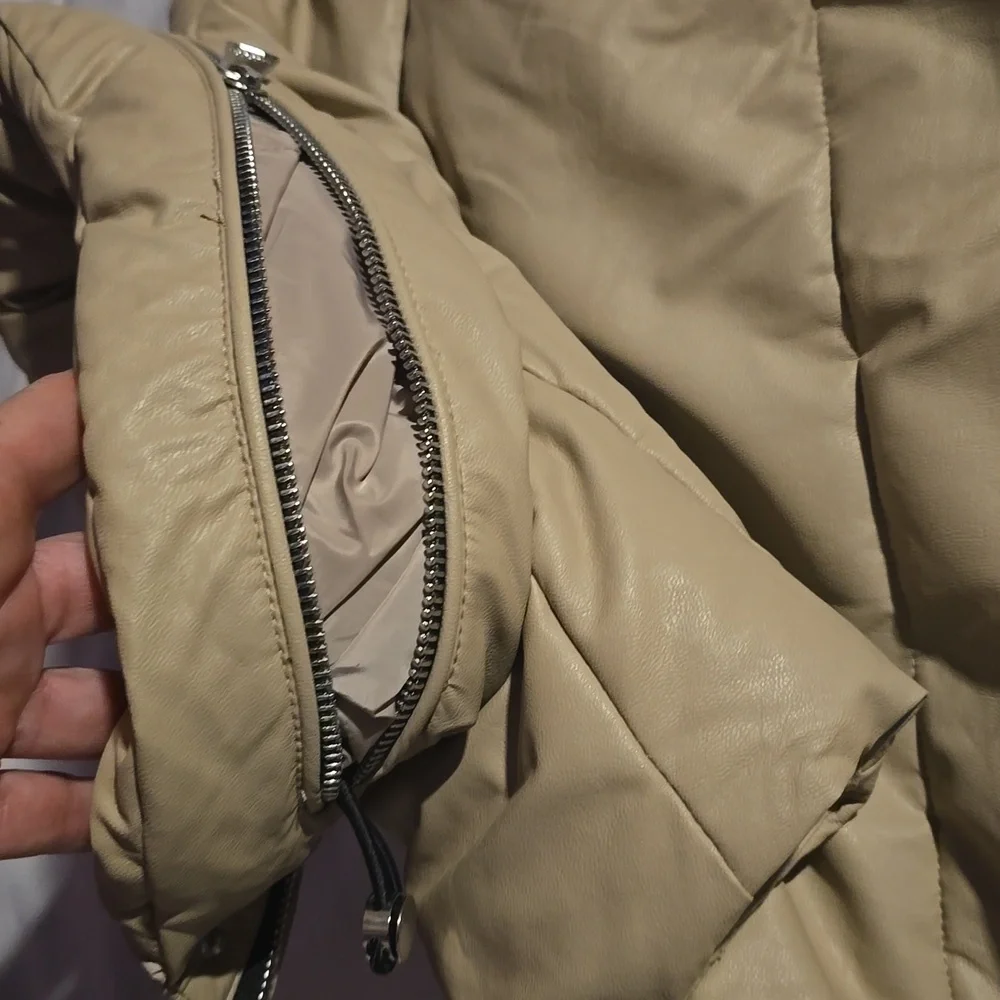 Tan Puffer Vest Steve Madden Like New Vegan leather - Picture 6 of 8